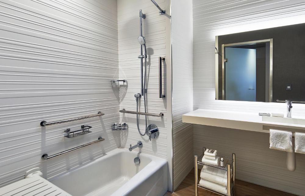 Queen Room with Two Queen Beds and Adapted Tub - Mobility and Hearing Accessible interior
